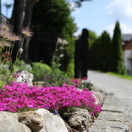 U Mikolajczykow 슈차브니차