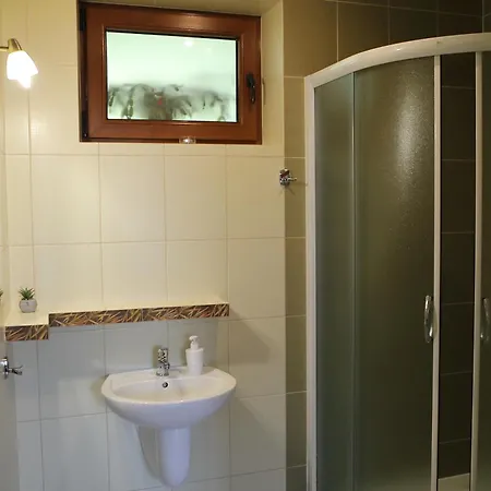 홈스테이 U Mikolajczykow 슈차브니차