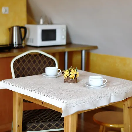 U Mikolajczykow 슈차브니차